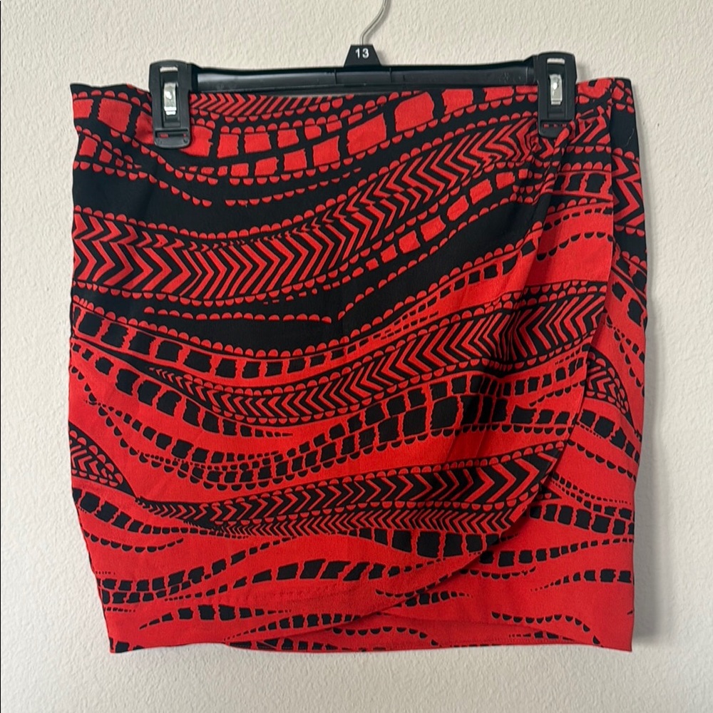Bebe Wrap Patterned Skirt sz 6